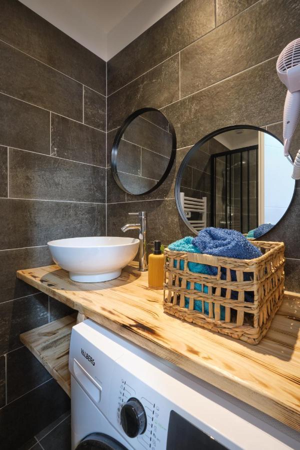 Place Carnot - Studio Tout Equipe Avec Jacuzzi Proche Toutes Commodites 카르카손 외부 사진