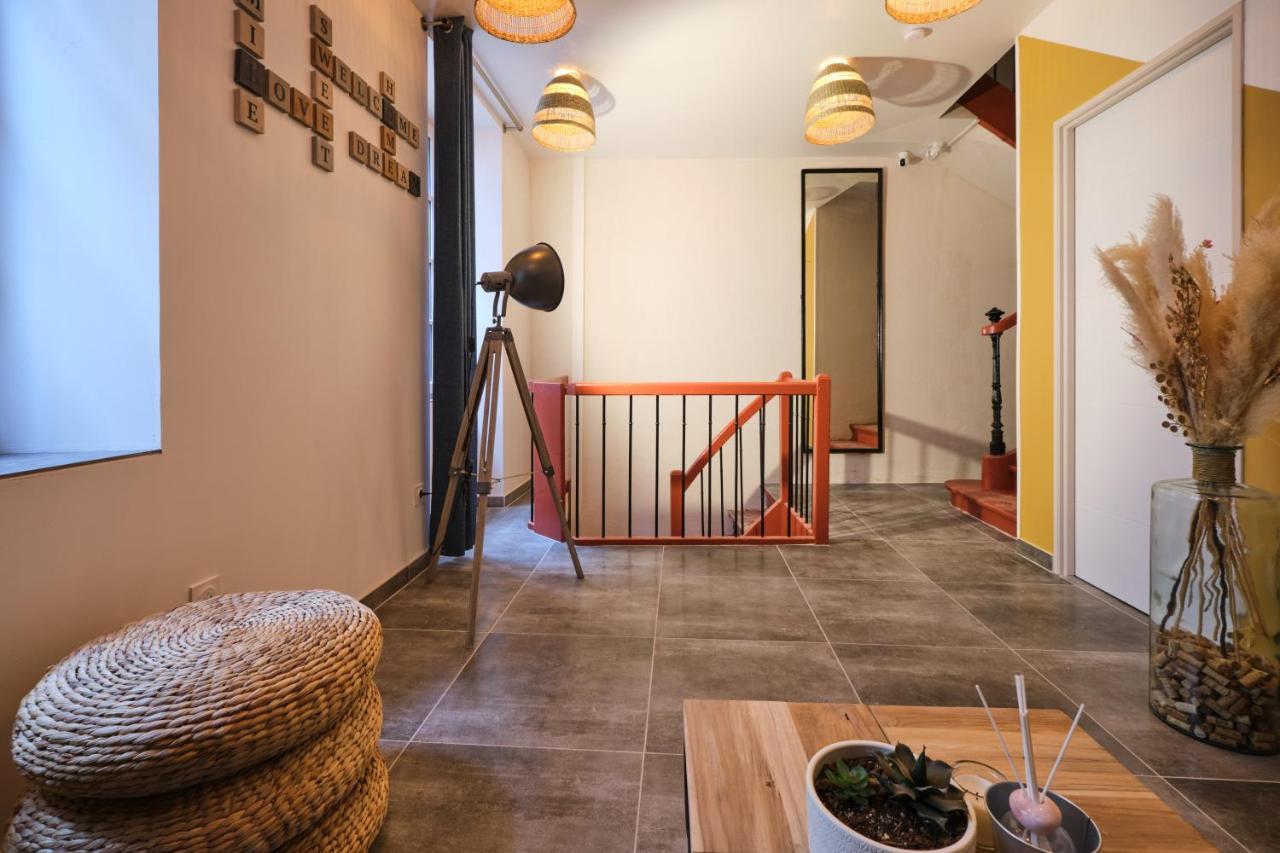 Place Carnot - Studio Tout Equipe Avec Jacuzzi Proche Toutes Commodites 카르카손 외부 사진