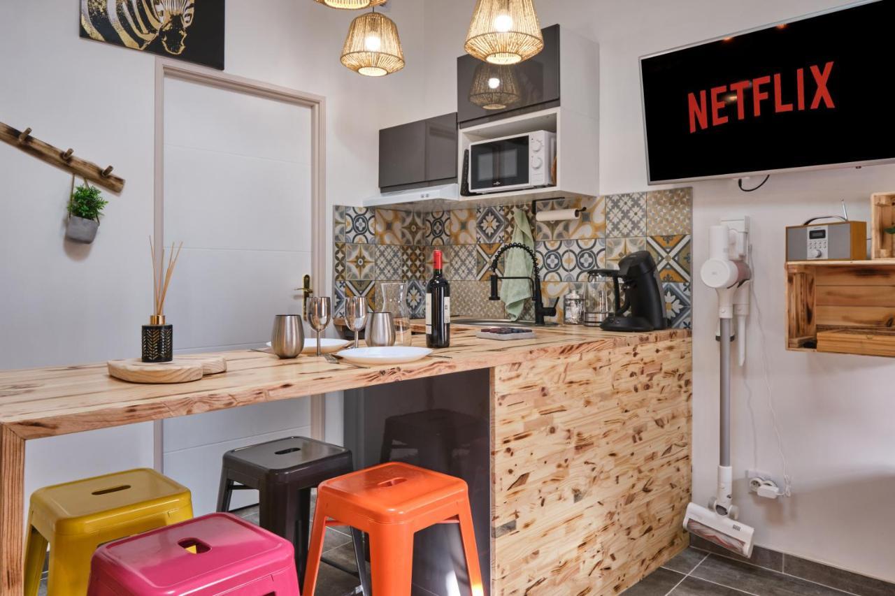 Place Carnot - Studio Tout Equipe Avec Jacuzzi Proche Toutes Commodites 카르카손 외부 사진