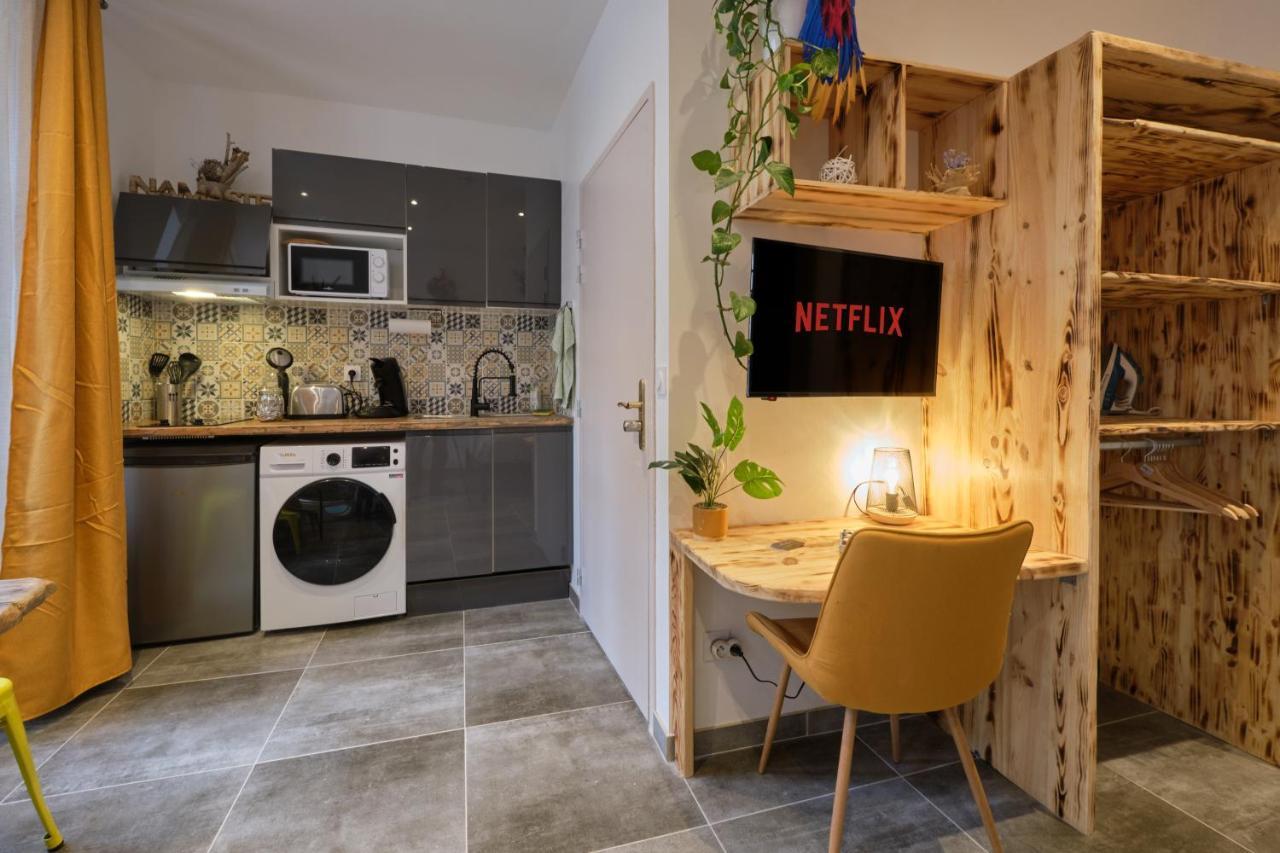 Place Carnot - Studio Tout Equipe Avec Jacuzzi Proche Toutes Commodites 카르카손 외부 사진