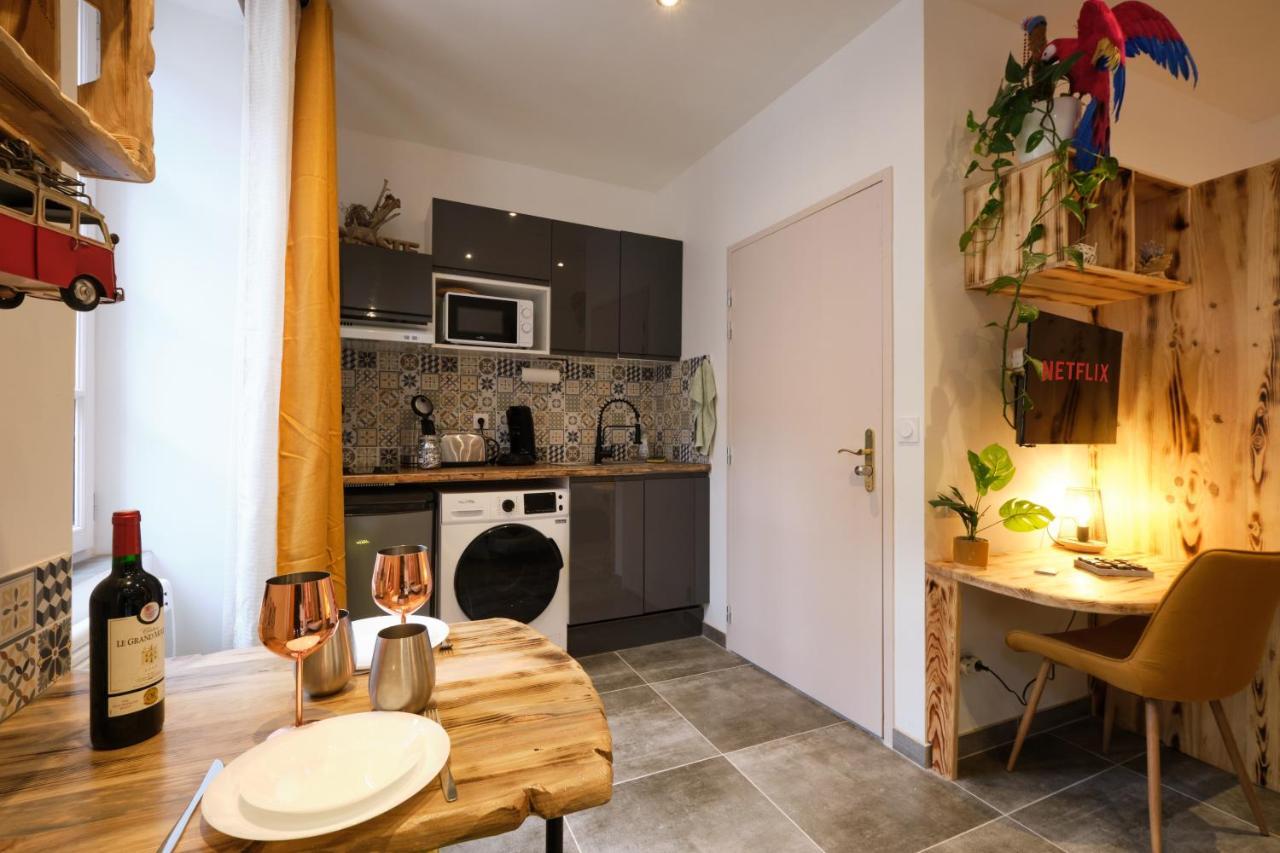 Place Carnot - Studio Tout Equipe Avec Jacuzzi Proche Toutes Commodites 카르카손 외부 사진
